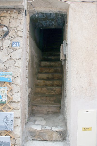 17-09-21-03-071
